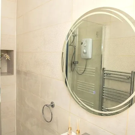 Luxury 1-Bed Bradford Centre Apartment Bradford (West Yorkshire)