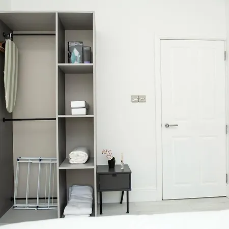 Luxury 1-bed Centre Apartment *