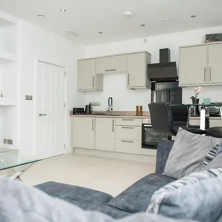 Luxury 1-bed Centre