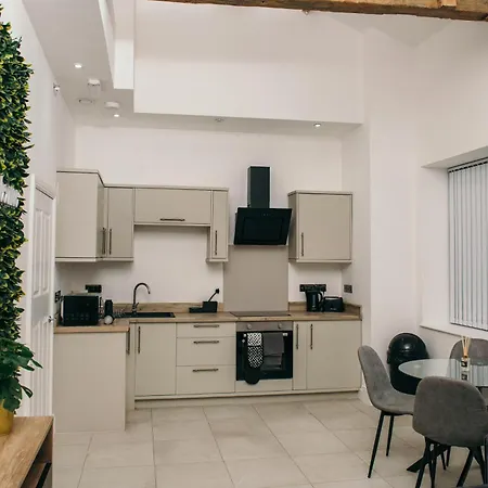 Luxury 1-bed Centre