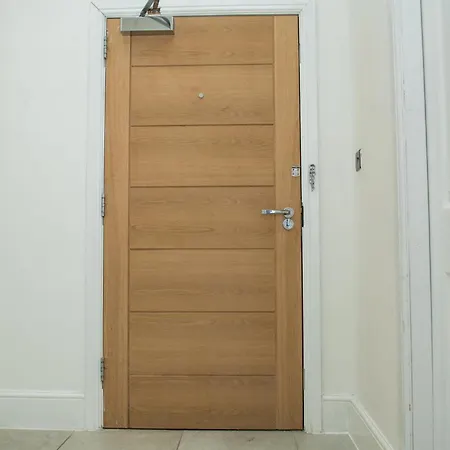 Luxury 1-bed Centre