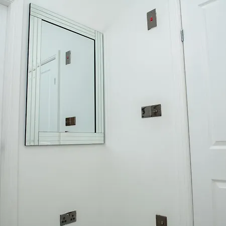 Luxury 1-bed Centre Apartment *