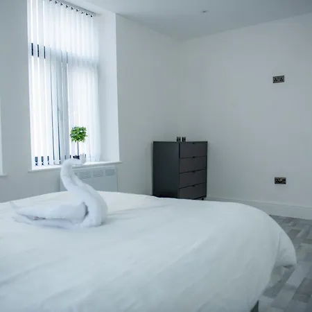 Luxury 1-bed Centre * Bradford (West Yorkshire)